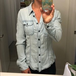 Guess- bottom up jean shirt